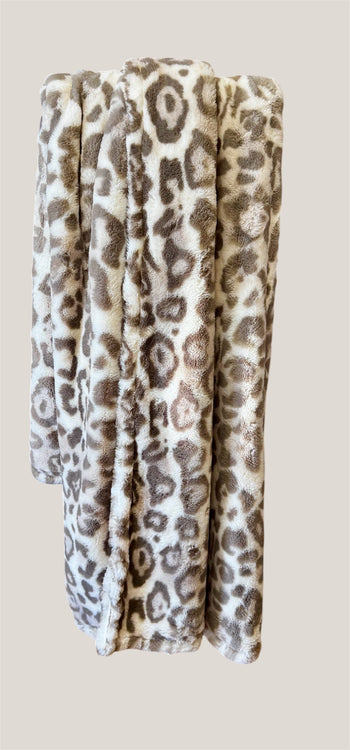 Luxe Cuddle® Bunny Jungle Cat / Coconut Cream / Rellek Ragz Collection / Throw